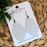 Olivia - White Basket Weave